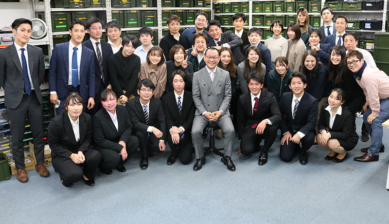 エクセリ集合写真 株式会社エクセリ社員の集合写真